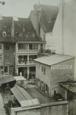 Arrière de la Pharmacie (Rue de la Sionge 4), avant 1920.